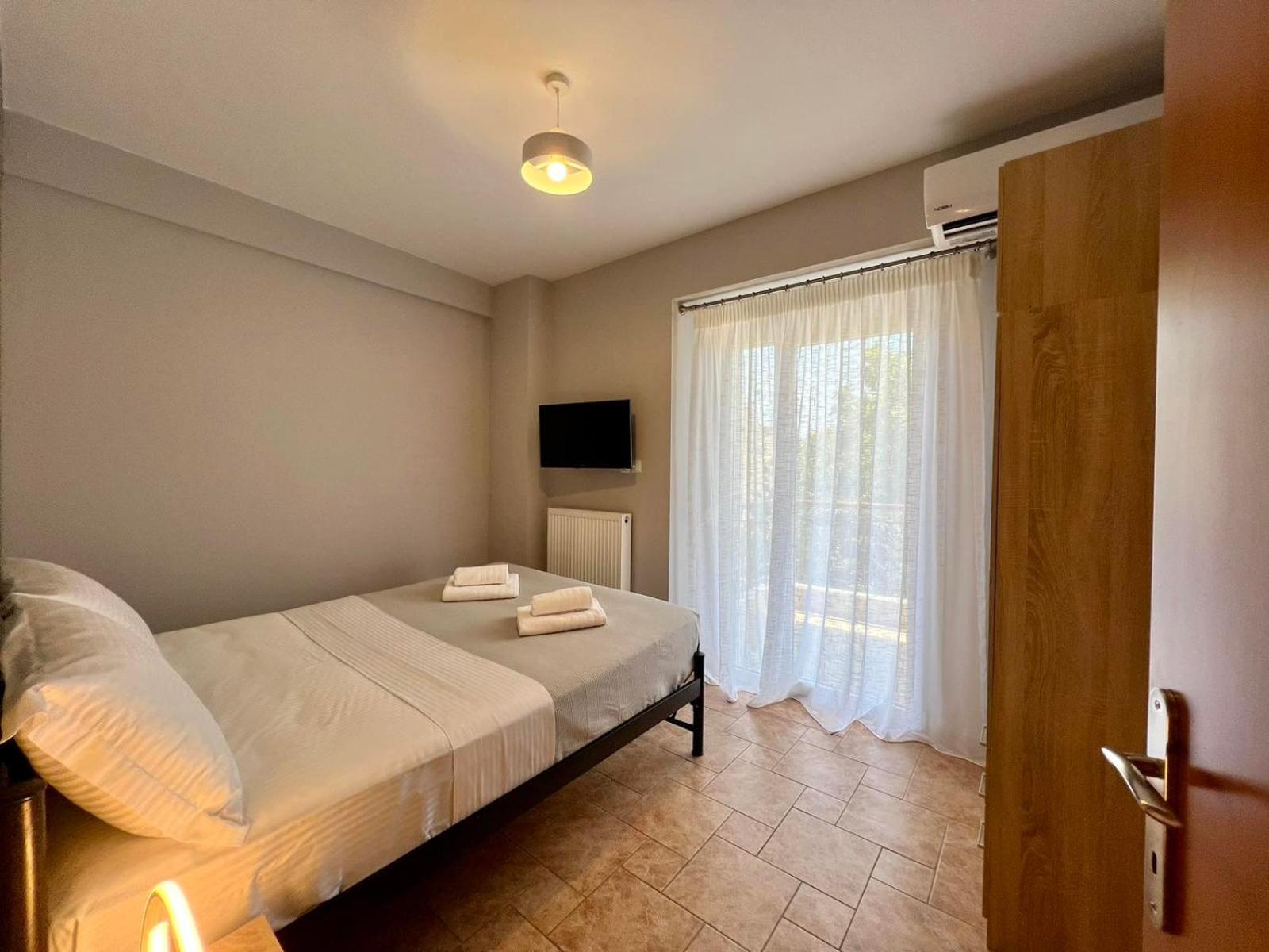 P Deluxe Suites Β4 ネア・ミカニオーナ エクステリア 写真