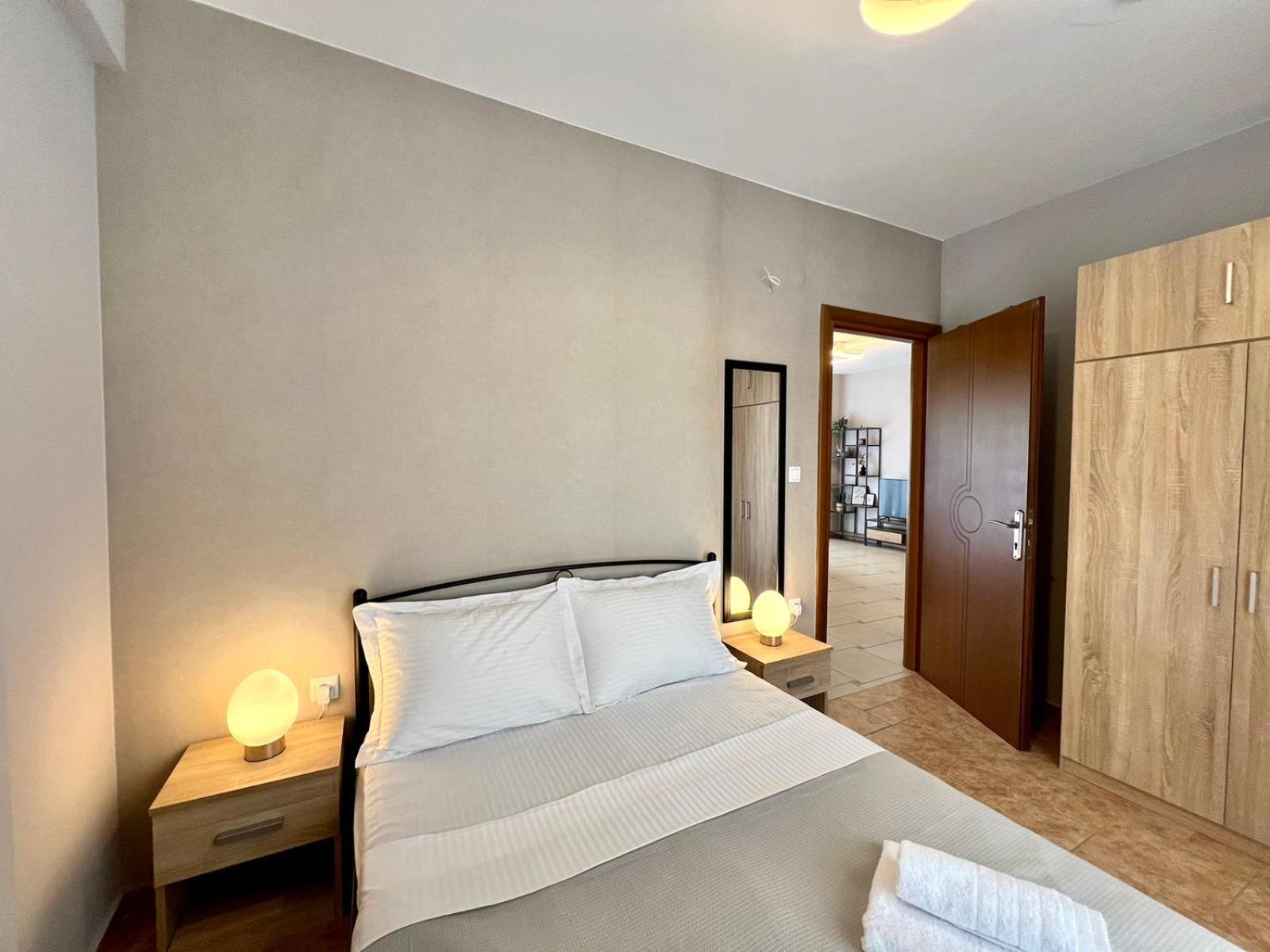 P Deluxe Suites Β4 ネア・ミカニオーナ エクステリア 写真