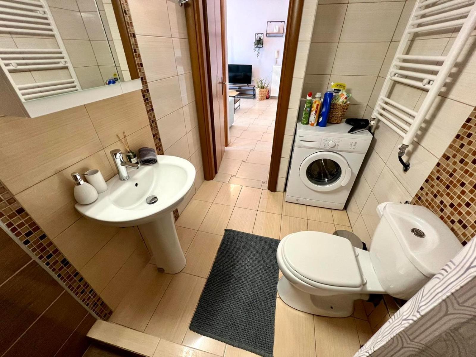 P Deluxe Suites Β4 ネア・ミカニオーナ エクステリア 写真