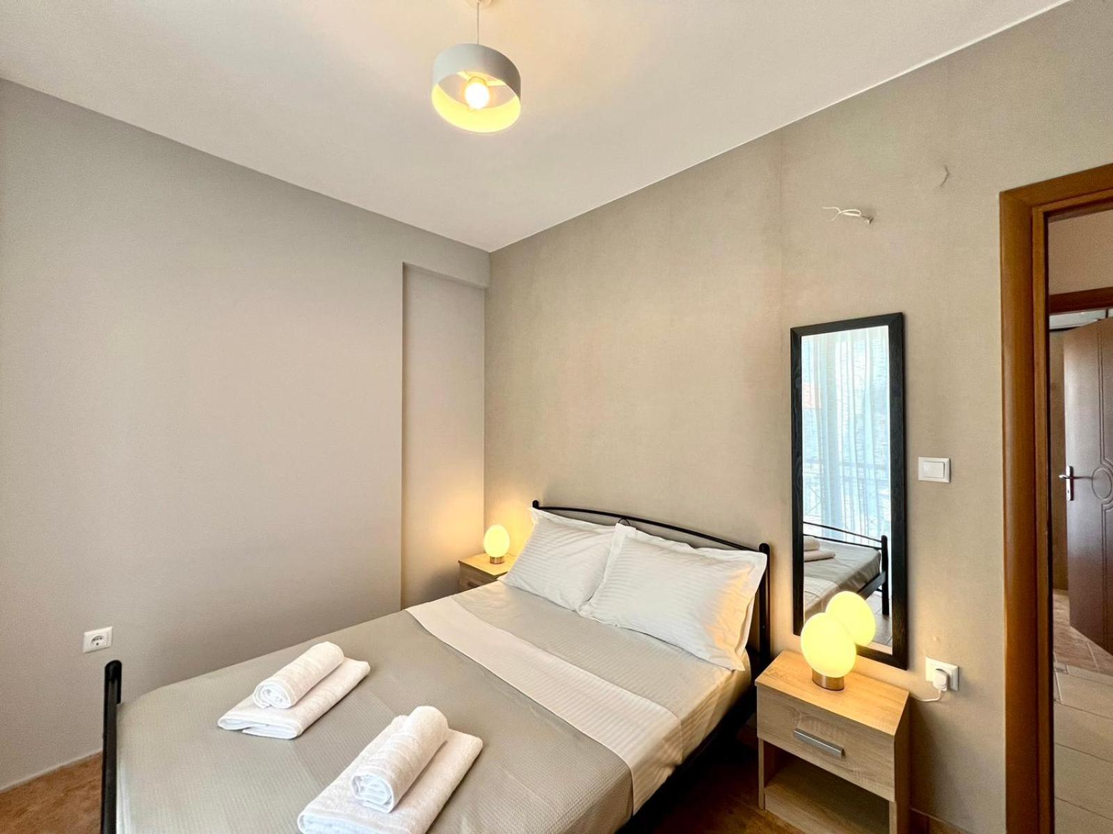 P Deluxe Suites Β4 ネア・ミカニオーナ エクステリア 写真