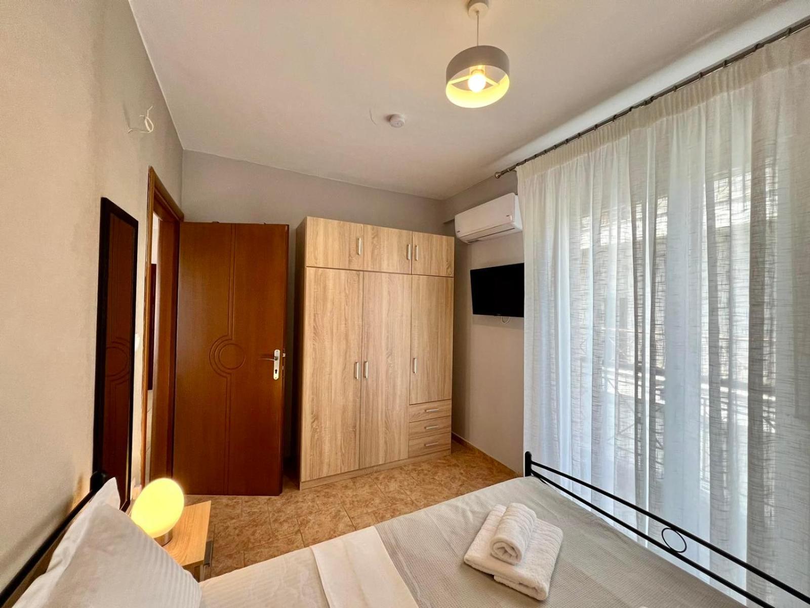 P Deluxe Suites Β4 ネア・ミカニオーナ エクステリア 写真