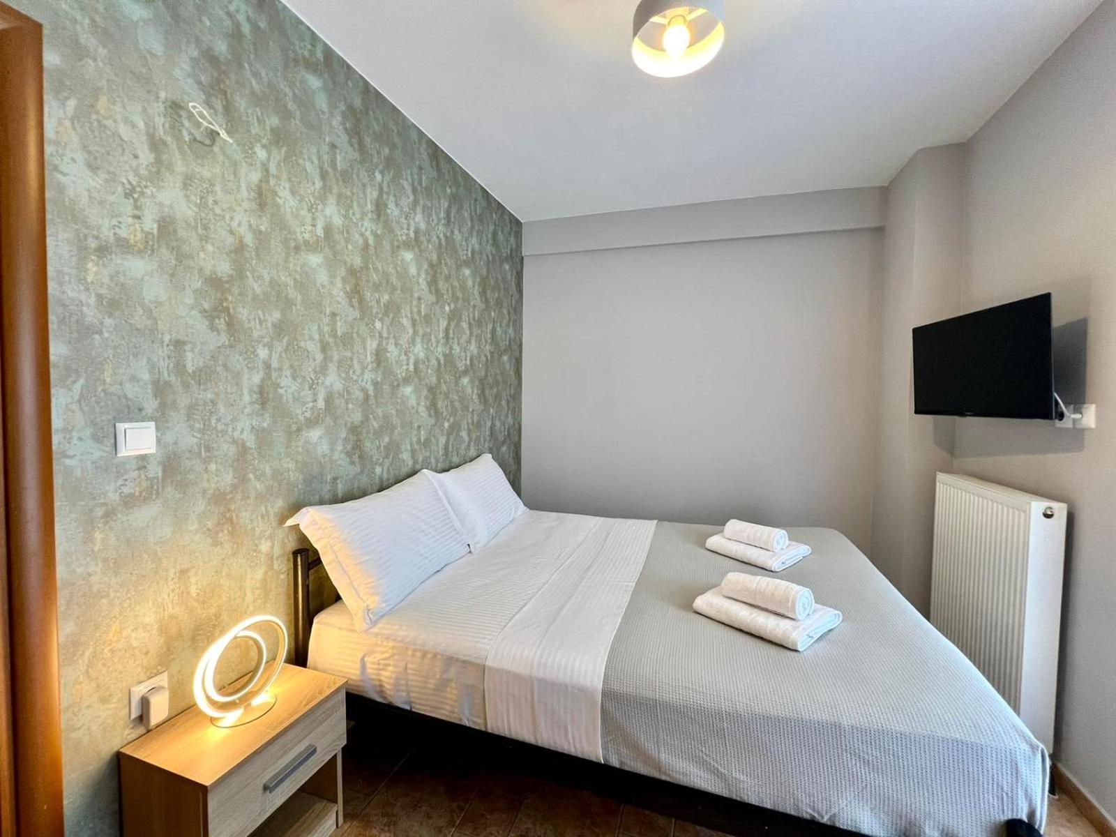 P Deluxe Suites Β4 ネア・ミカニオーナ エクステリア 写真